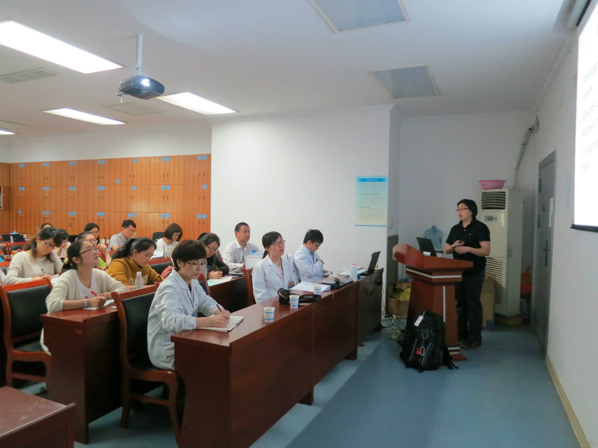 Hoan Linh Banh delivers a lecture to pharmacists in China